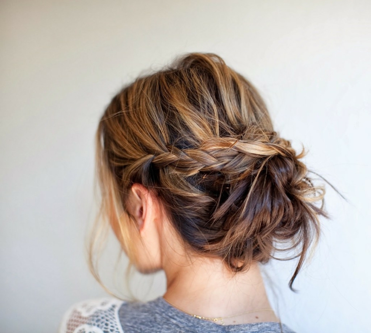 coiffure-femme-cheveux-mi-long-chignon-haut-style-hippie-chic-boho