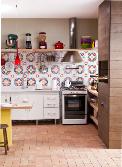 credence-cuisine-moderne-idee-dosseret-mosaique-carreaux