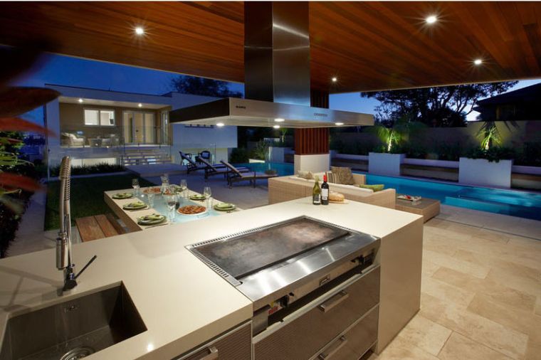 cuisine de jardin-grande-moderne-equipee