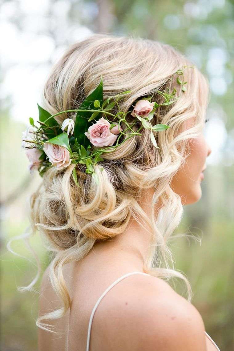deco-mariage-romantique-coiffure-mariee-accessoire-fleurs