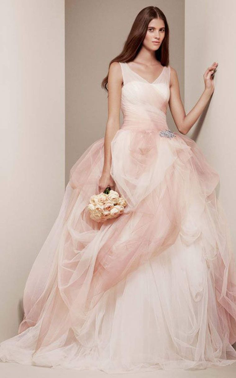 deco-mariage-romantique-robe-mariee-rose-pastel-idee