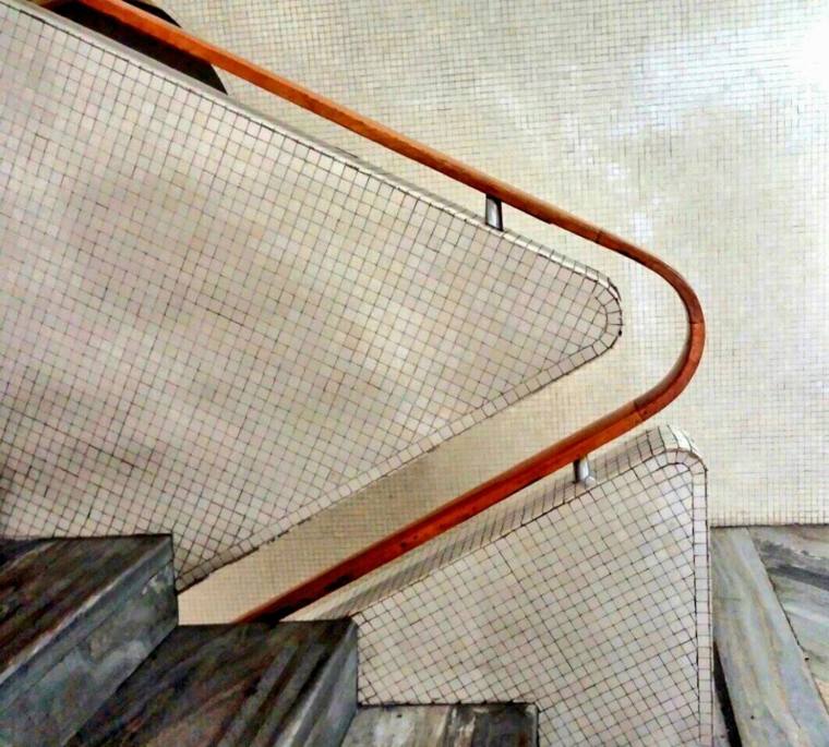 escalier-moderne-decoration-rampe-garde-corps-mosaique