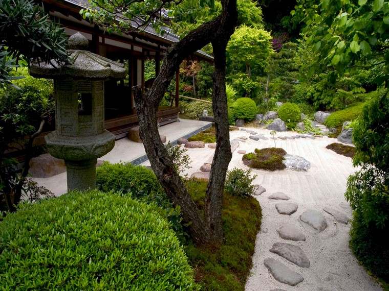 jardin zen idée pierres déco allée