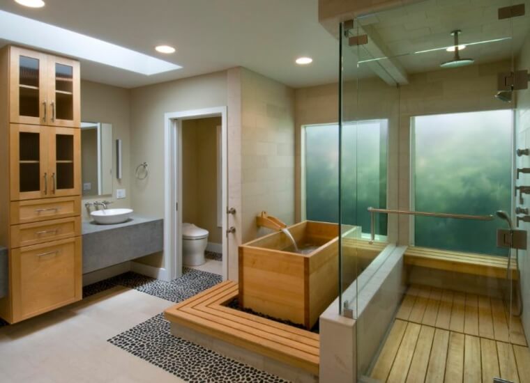 maison-traditionnelle-japonaise-salle-de-bain-zen-baignoire-bois-style-japonais-ofuro