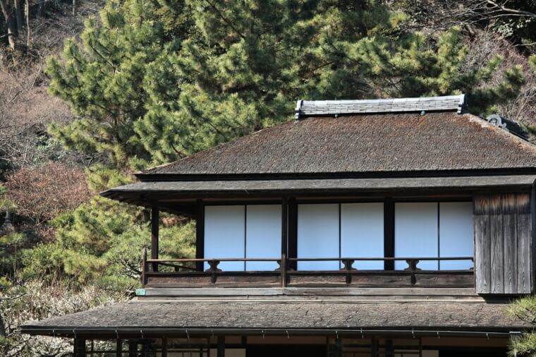 maison-traditionnelle-japonaise-toit-japonais-architecture-deco-exterieur-wagoya