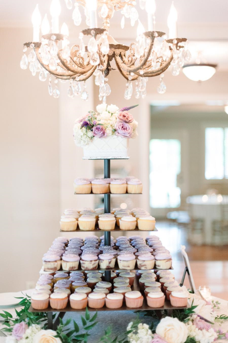 piece-montee-mariage-idee-cupcake-etages
