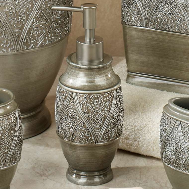 salle de bain marocaine accessoires argent orientaux