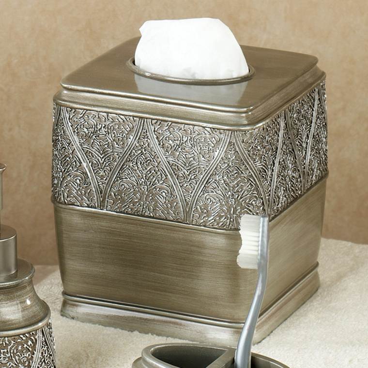 salle-de-bain-marocaine-accessoires-argent-typiques