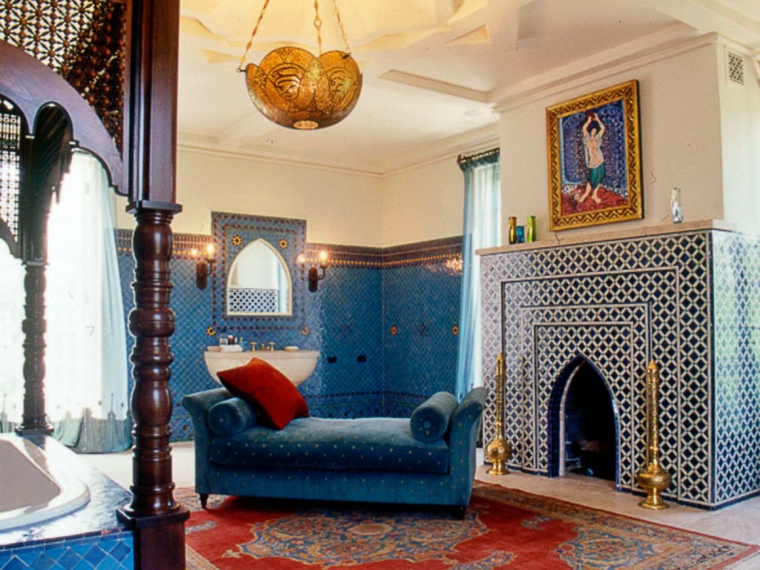 salle de bain marocaine très originale tapis persan lit oriental baignoire moucharabieh