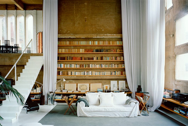 salon intérieur idée design industriel moderne canapé blanc