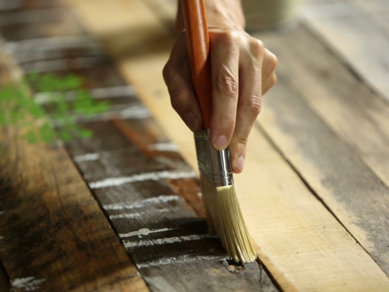 tete-de-lit-en-palette-couche-finition