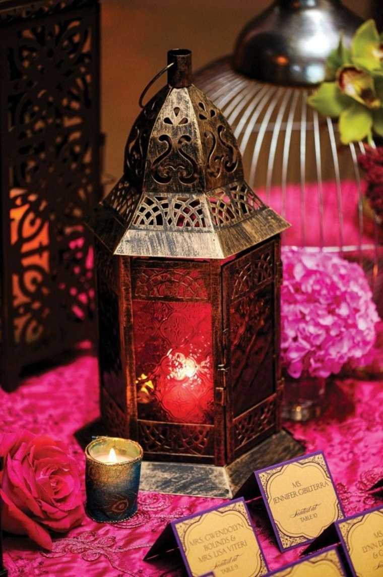 theme-mariage-marocain-accessoires-deco-table-bougies-lanterne