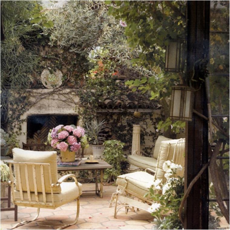 cheminee-pierre-fleurs-fauteils