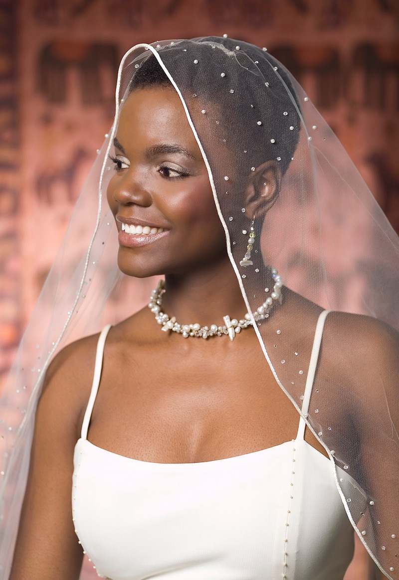 Coiffure mariage cheveux courts idée-tulle