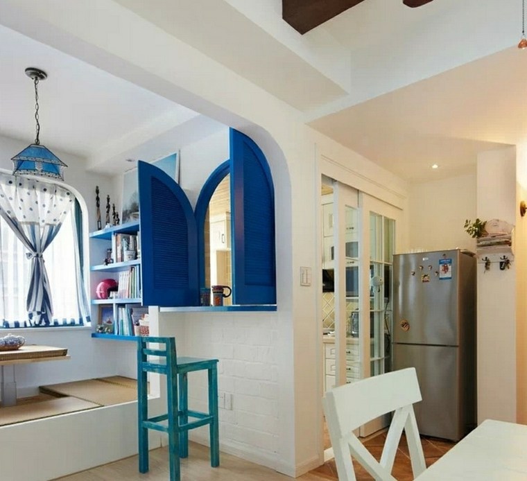 deco chambre bord de mer communiquante-cuisine-fenetre-style-marocain