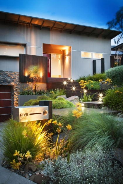 idee-amenagement-jardin-devant-maison-moderne-entree