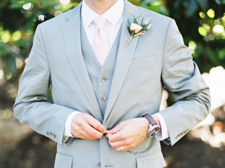 tenue-costume-cravate-homme-mari-boutonniere
