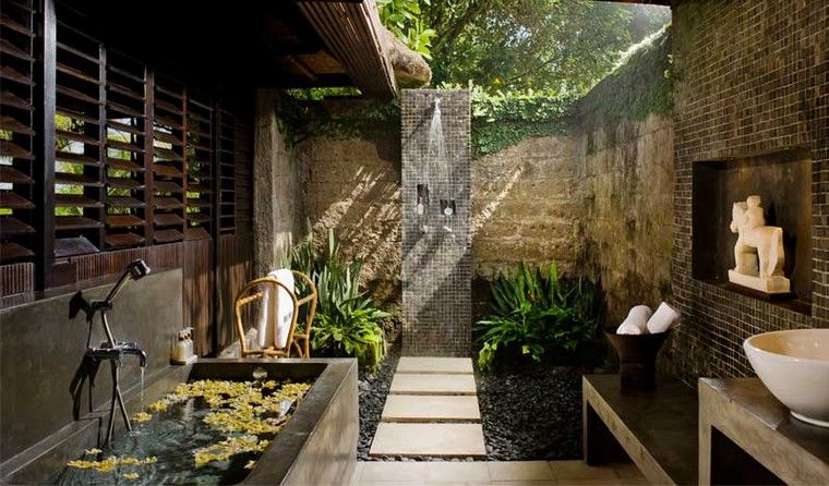villa-atas-ombak-design-salle-de-bain-exterieur