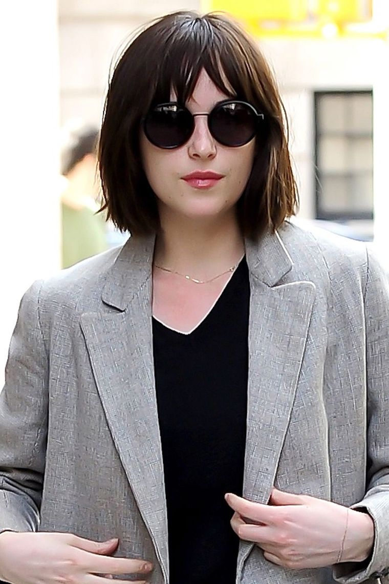 carre-degrade-bob-cheveux-mi-longs-frange