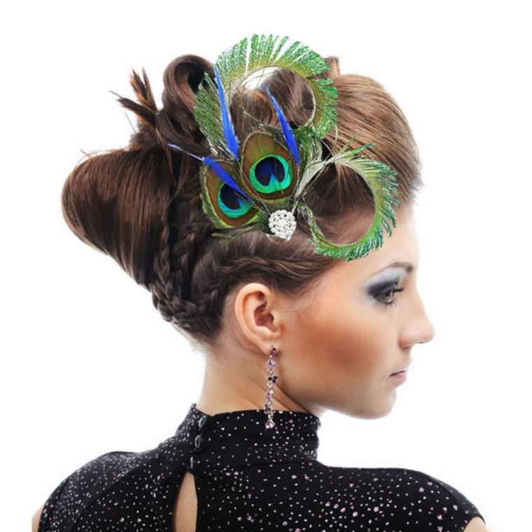 coiffure-cheveux-plumes-paon