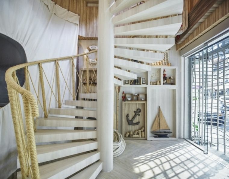 rampe-d-escalier-corde-style-bord-de-mer-colimacon