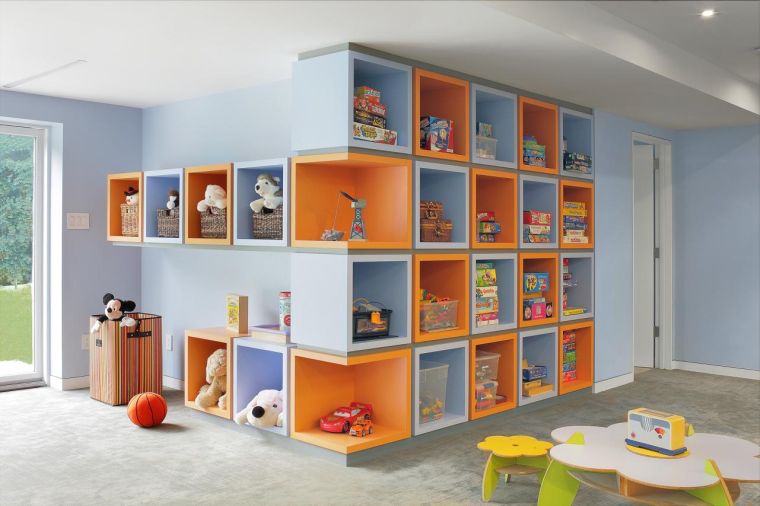 rangement salle de jeux enfant etagere-murale-orange-bleu