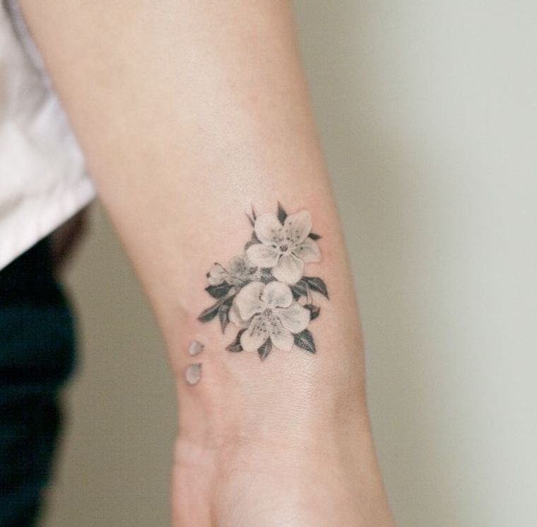 tatouage-cerisier-japonais-avant-bras-femme