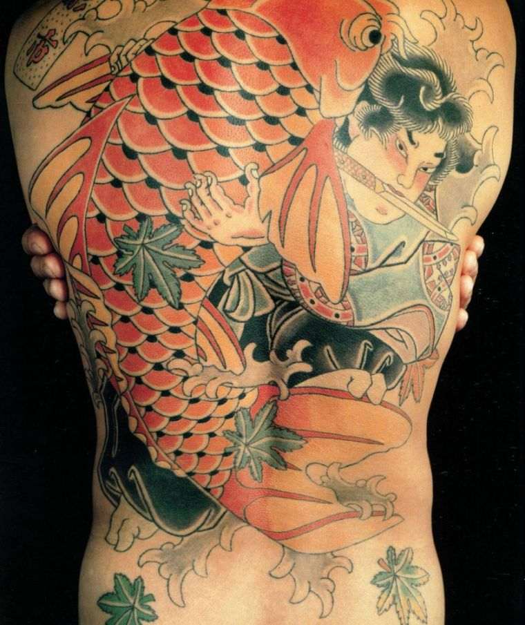 tatouages-japonais-signification-poisson-rouge-dos
