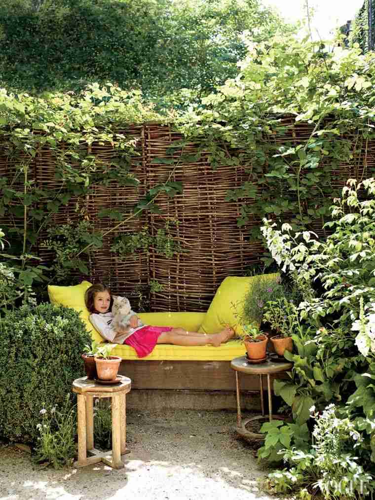 mini-jardin-palissade-tressee-decoration-meuble-exterieur
