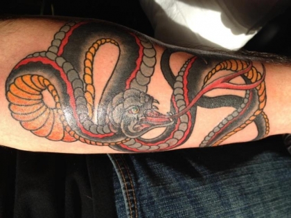 idee-tattoo-serpent-couleurs