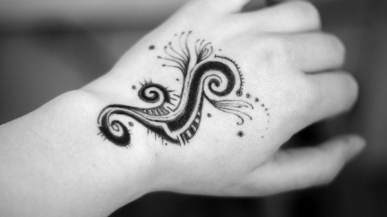 stylo-tatouage-ephemere-original