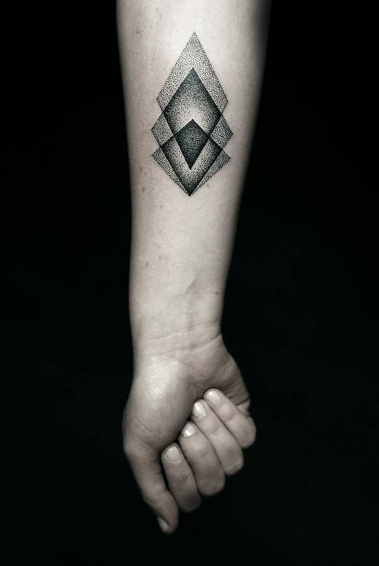 tatouage-avant-bras-tatouage-bras-femme-idees