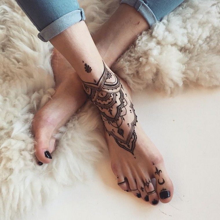 tatouage éphémère pied idée tatouage henné pieds