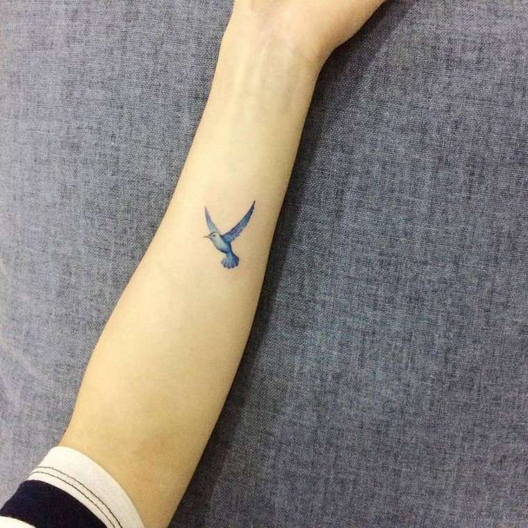 tatouage bras tatouage oiseau idée tatouage bras femme