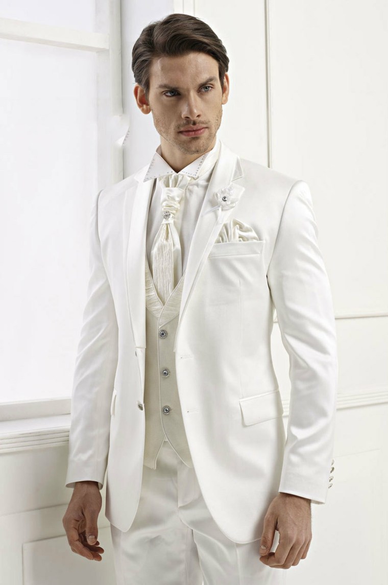 tenue mariage homme costume-blanc-trois-parties-cravate-blanche