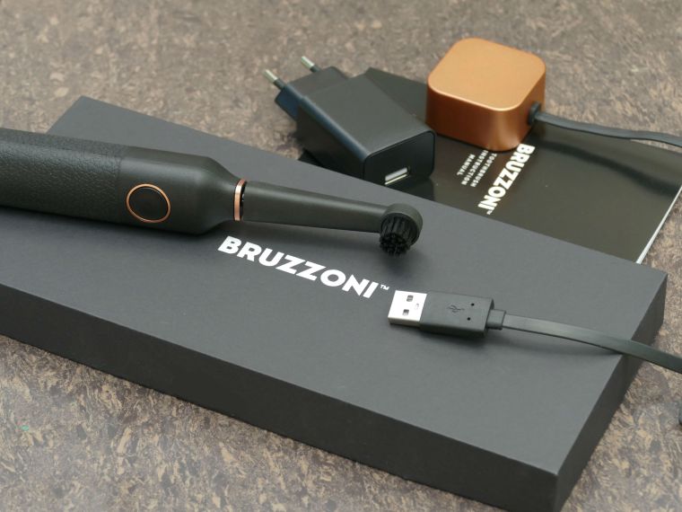 brosse à dents électrique avis-adulte-marque-bruzzoni-modele-wall-street