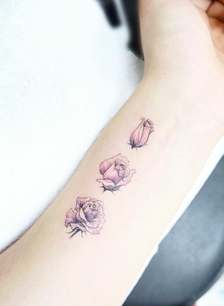 design-tattoo-rose-original-tatouage-poignet-bras