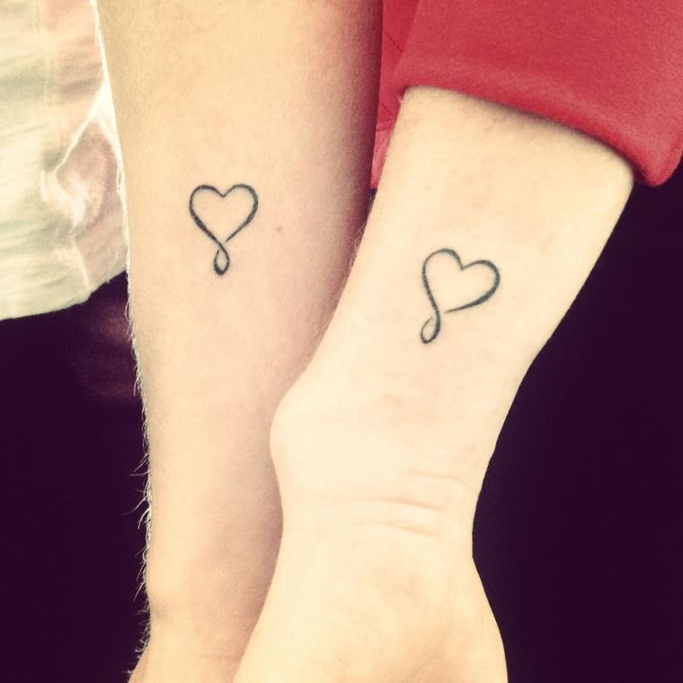 tatouage couple idee-dessin-coeur-tattoo