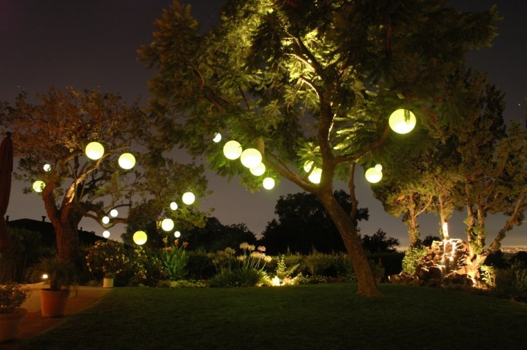 lanterne deco-nocturne-jardin-ambiance-festive