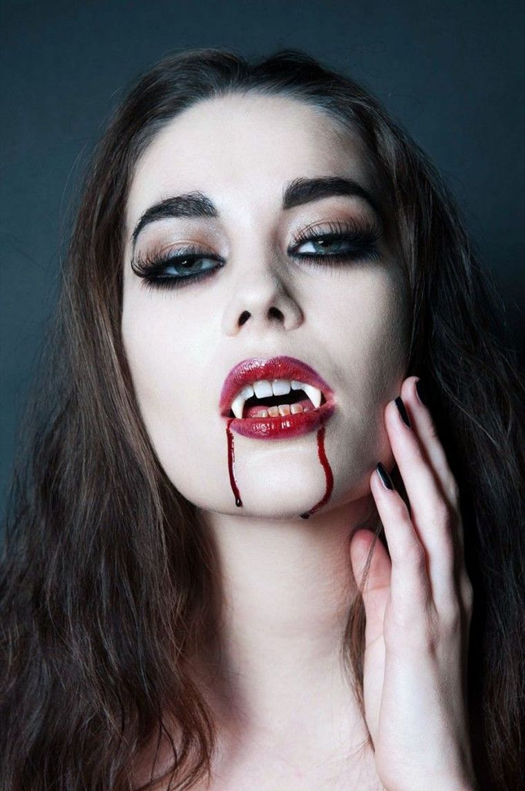 maquillage-halloween-vampire-femme-modele