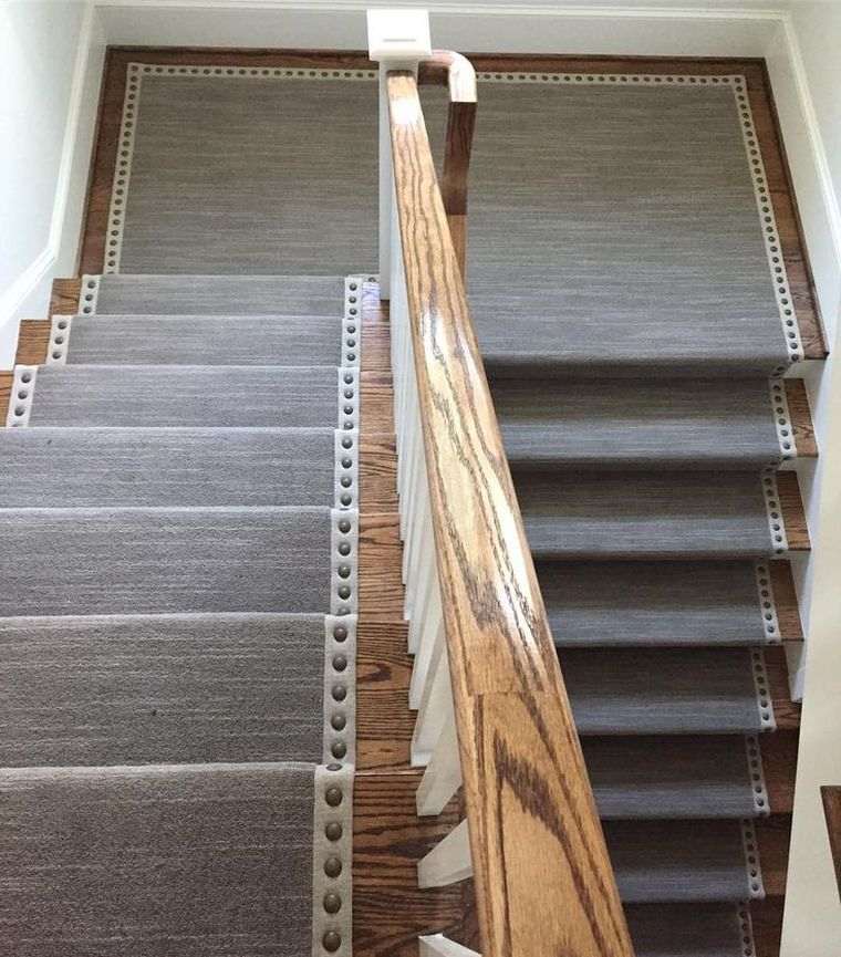 rampe-escaliers-interieurs-design-bois-tapis