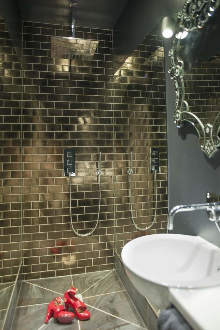 salle de bain douche italienne carreaux-effet-miroir