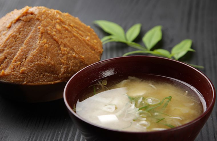 soupe-miso-recette-japonaise-traditionnelle-ingredients