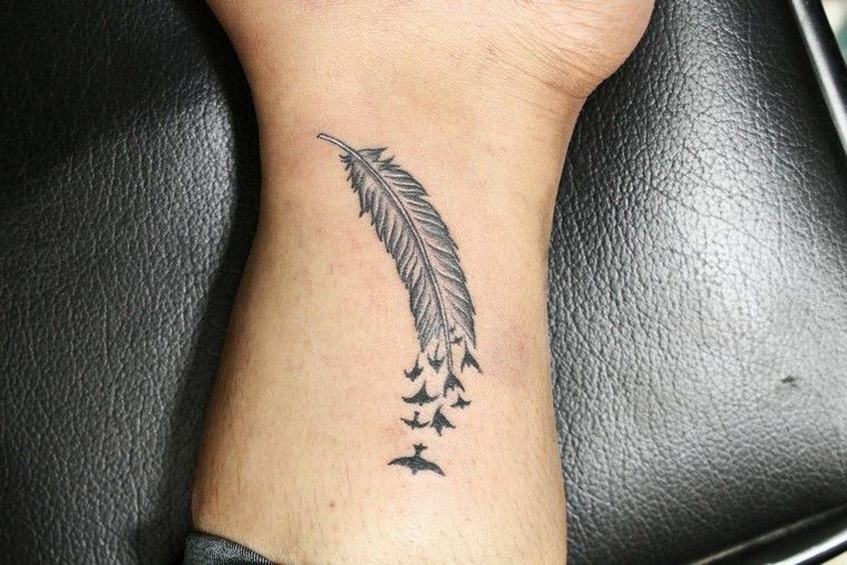 tatouage-plume-oiseaux-tatouage-tribal-petit-tatouage