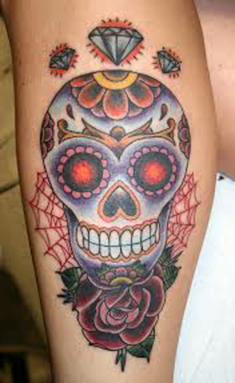 tatouage tete de mort mexicaine-toile-araignee-roses-fades-diamants