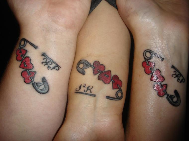 epingle-nourice-amitie-tattoo