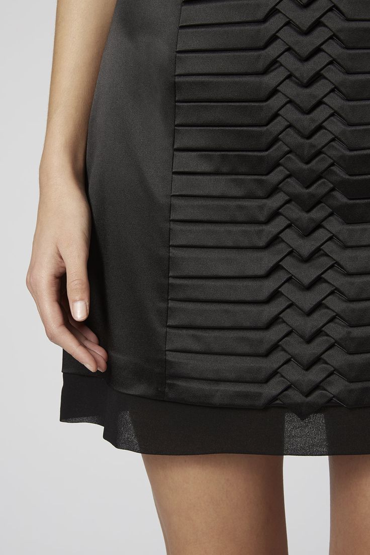 jupe-origami-inspiration-mode-contemporaine-jupe-noire