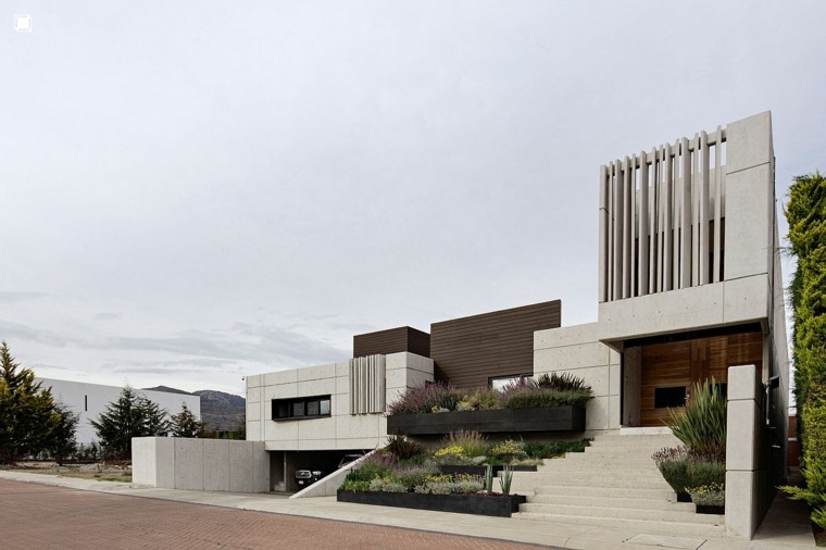maison avec terrasse couverte mexique-facade-empechant-vents-montagne