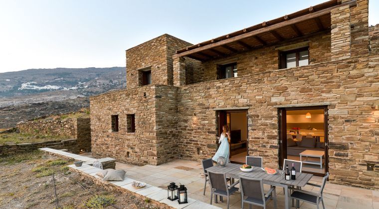 maison en pierre moderne-villa-achat-avantages