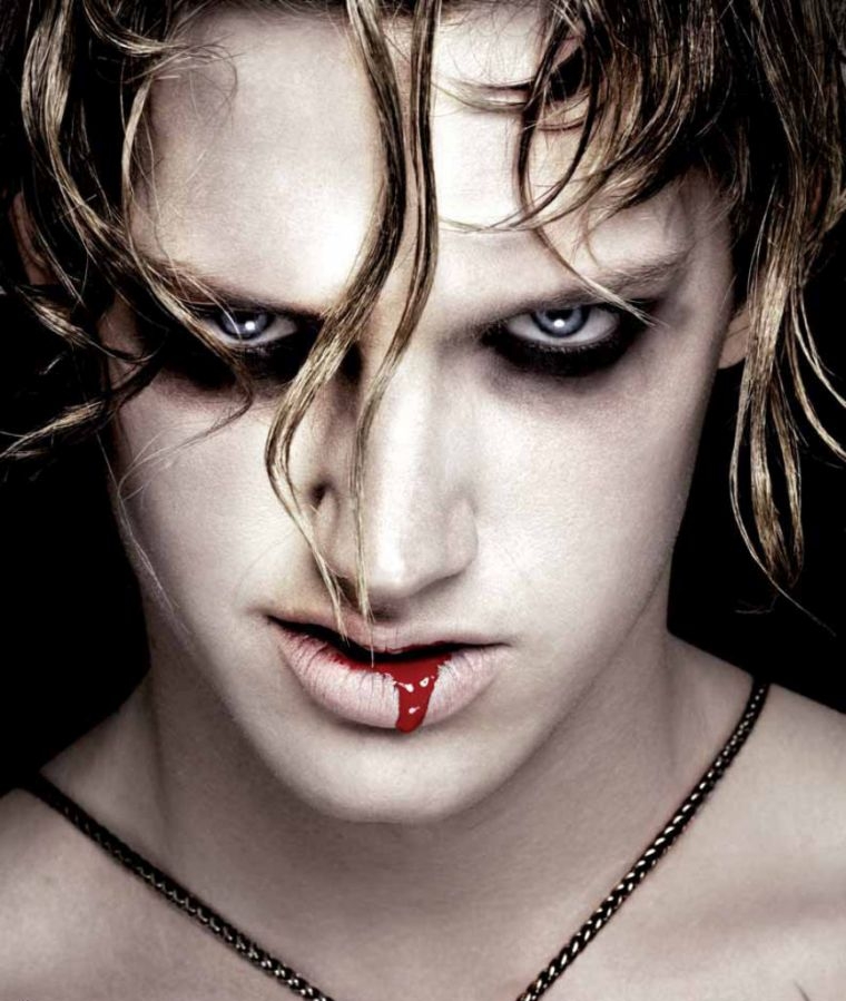 maquillage-halloween-vampire-homme-facile-a-faire